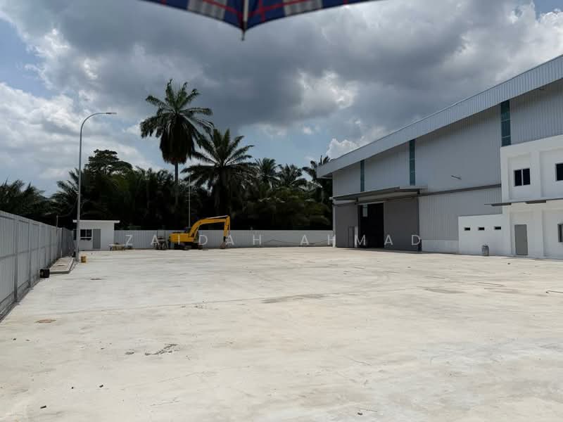 Factory for Sale in Kampung Teluk Mengkuang (Telok Panglima Garang) - Zaidah Ahmad - Exterior - PropertyGuru.com.my