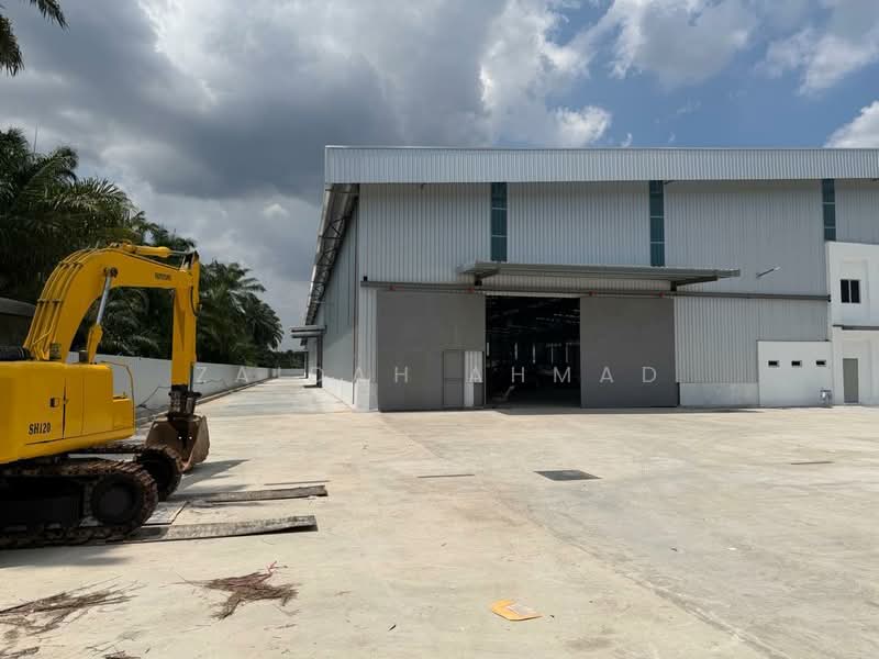 Factory for Sale in Kampung Teluk Mengkuang (Telok Panglima Garang) - Zaidah Ahmad - Exterior - PropertyGuru.com.my