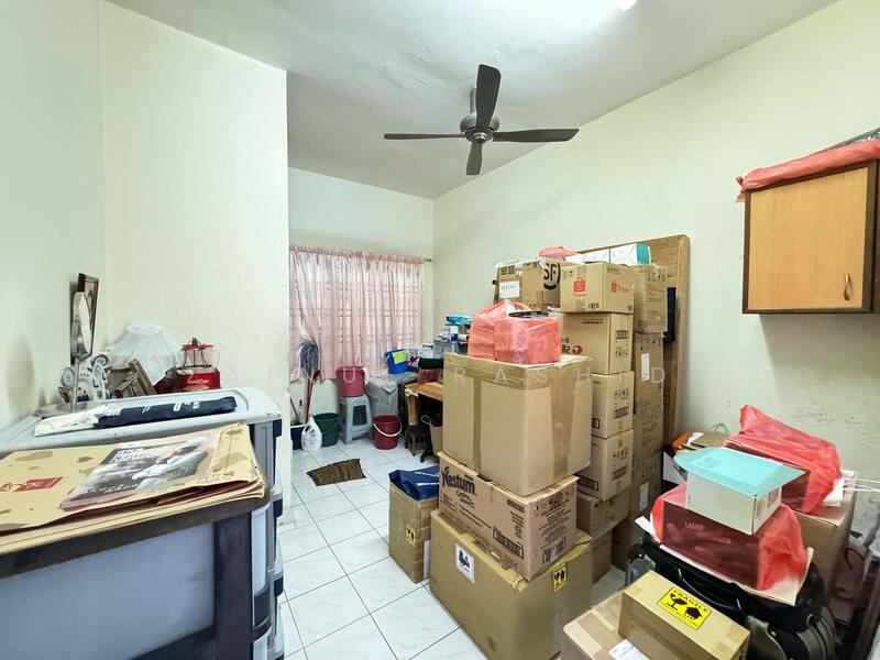 2-storey Terraced House for Sale in Bukit Jelutong (Shah Alam) - Zainul Rashid - Interior - PropertyGuru.com.my