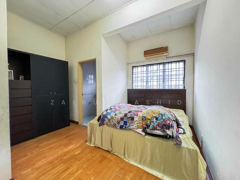 2-storey Terraced House for Sale in Bukit Jelutong (Shah Alam) - Zainul Rashid - Bedroom - PropertyGuru.com.my