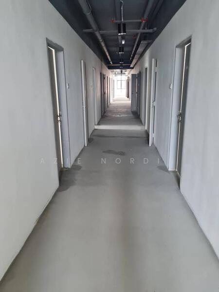 Hotel / Resort untuk Dijual di Taman Kota Syahbandar (Melaka City) - Azie Nordin - Corridor - PropertyGuru.com.my