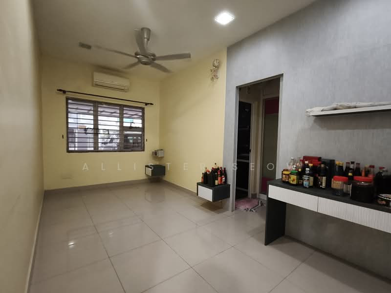 2-storey Terraced House for Sale in Kemuning Utama (Shah Alam) - Allister Seow - Living Room - PropertyGuru.com.my