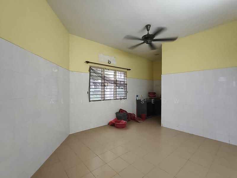 2-storey Terraced House for Sale in Kemuning Utama (Shah Alam) - Allister Seow - Kitchen - PropertyGuru.com.my