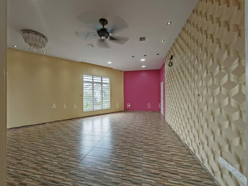 2-storey Terraced House for Sale in Kemuning Utama (Shah Alam) - Allister Seow - Living Room - PropertyGuru.com.my