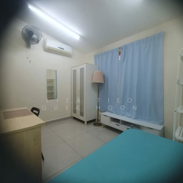 Or Bedroom-Share Bathroom w 1 other Pax