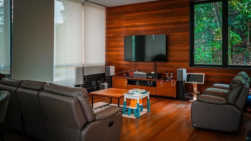Bungalow House untuk Dijual di Kayangan Heights (Shah Alam) - Adzura Zamedin - Living Room - PropertyGuru.com.my