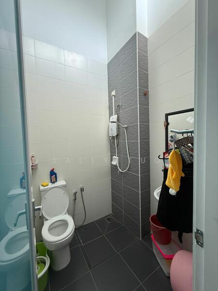 2-storey Terraced House for Sale in Taman Mount Austin (Tebrau) - Sally Tuo - Bathroom - PropertyGuru.com.my