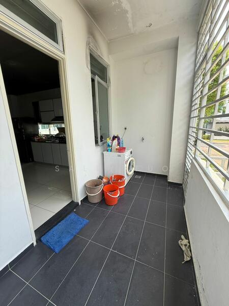 2-storey Terraced House for Sale in Taman Mount Austin (Tebrau) - Sally Tuo - Balcony - PropertyGuru.com.my