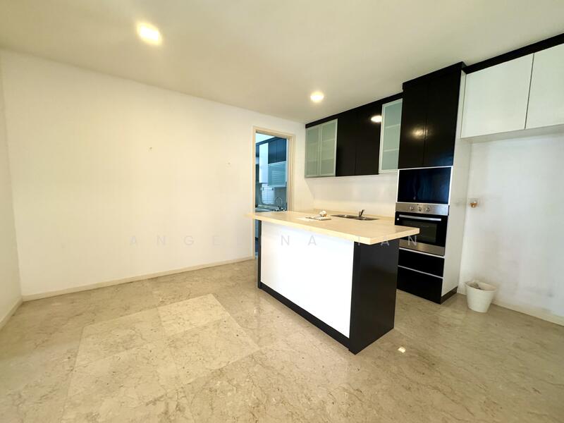 Dry Kitchen with Island