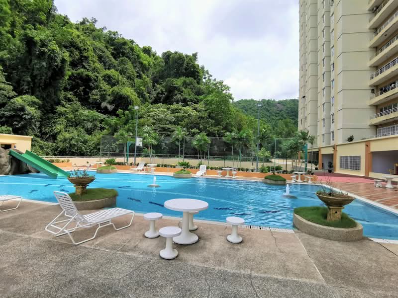 Greenlane Park untuk Untuk Dijual - RM 530,000, Mac 2026 - Pool - PropertyGuru.com.my