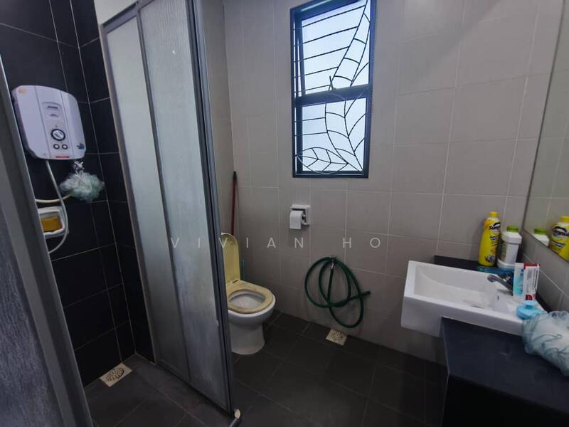 2-storey Terraced House for Sale in Rawang (Selangor) - Vivian Ho - Bathroom - PropertyGuru.com.my