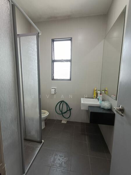 2-storey Terraced House for Sale in Rawang (Selangor) - Vivian Ho - Bathroom - PropertyGuru.com.my