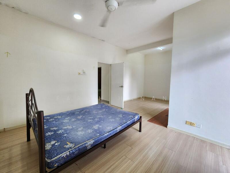 For Sale - Crescent Park Townvilla