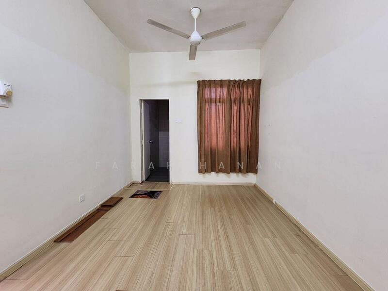 For Sale - Crescent Park Townvilla