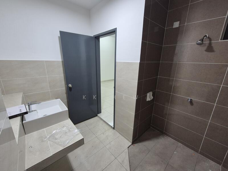 2-storey Terraced House for Rent in Beranang (Selangor) - KK HEW - Bathroom - PropertyGuru.com.my
