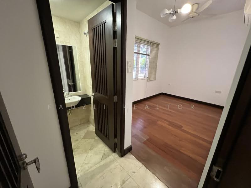 Rumah Banglo untuk Dijual di Mont Kiara (Kuala Lumpur) - Fadzli Realtor - Bathroom - PropertyGuru.com.my