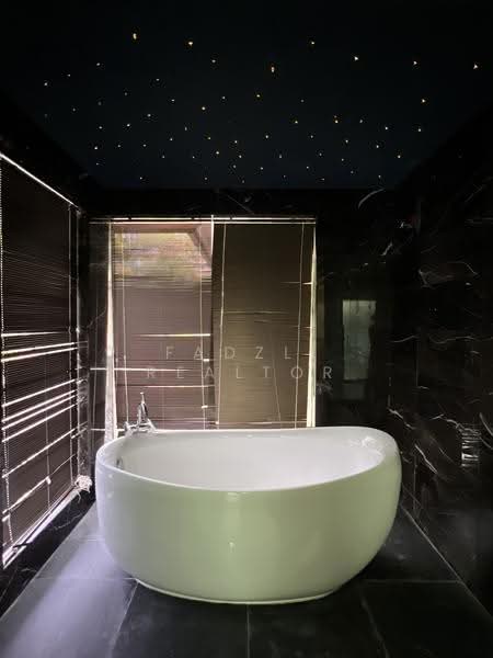 Rumah Banglo untuk Dijual di Mont Kiara (Kuala Lumpur) - Fadzli Realtor - Bathroom - PropertyGuru.com.my