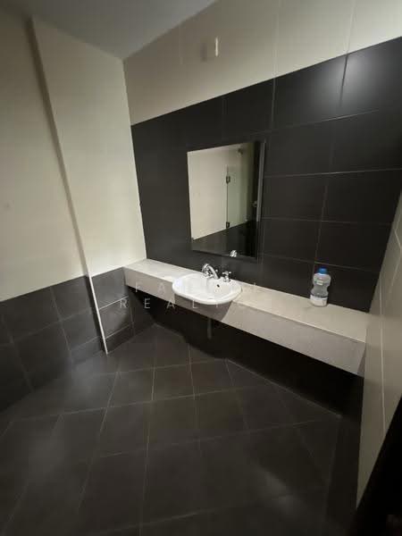 Rumah Banglo untuk Dijual di Mont Kiara (Kuala Lumpur) - Fadzli Realtor - Bathroom - PropertyGuru.com.my