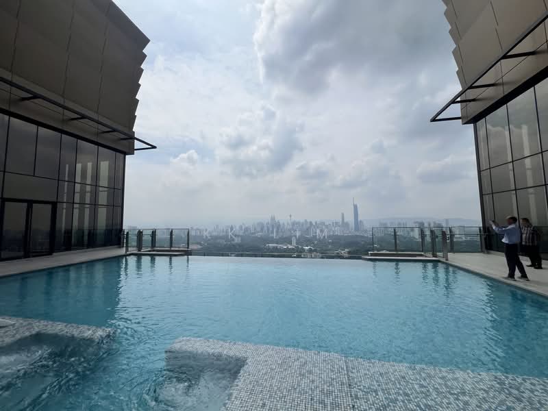 Kediaman Servis untuk Disewa di Crown Residences @ Pavilion Damansara Heights - KK Lim - Pool - PropertyGuru.com.my