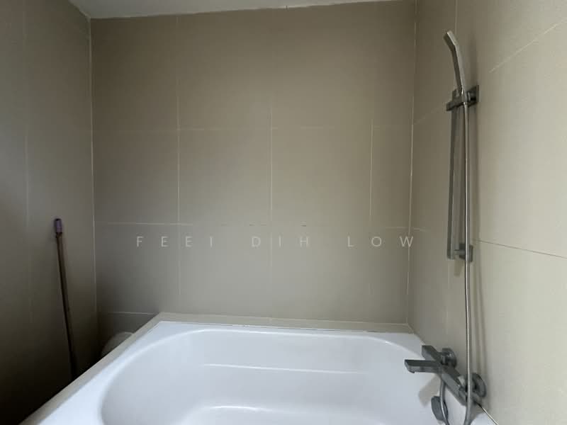 Servis Apartment untuk Disewa di 231 TR Serviced Suite - Feei Dih Low - Bathroom - PropertyGuru.com.my