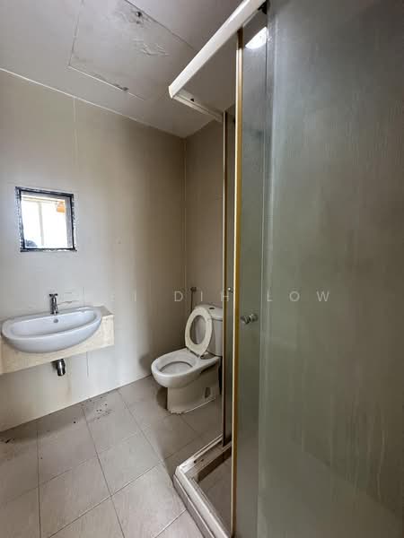 Servis Apartment untuk Disewa di 231 TR Serviced Suite - Feei Dih Low - Bathroom - PropertyGuru.com.my