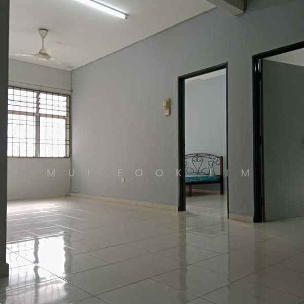 Rumah Flat untuk Dijual di Taman Merdeka - Mui Fook Lim - Living Room - PropertyGuru.com.my