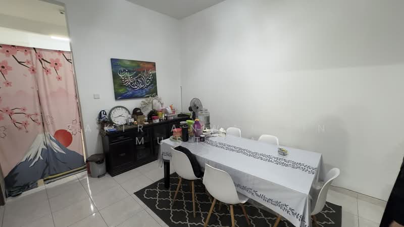 Rumah Teres 2-Tingkat untuk Dijual di Seksyen 7 (Shah Alam) - Zakir Anwar Bin Mustafa - Dining Room - PropertyGuru.com.my