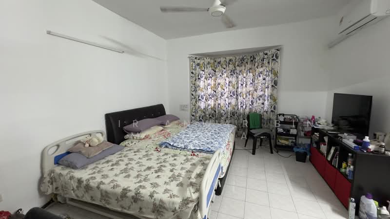 Rumah Teres 2-Tingkat untuk Dijual di Seksyen 7 (Shah Alam) - Zakir Anwar Bin Mustafa - Master Bedroom - PropertyGuru.com.my