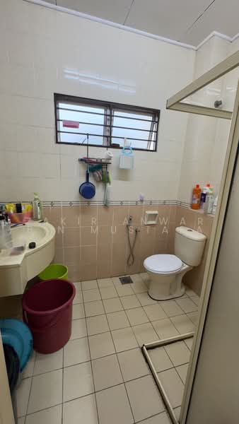 Rumah Teres 2-Tingkat untuk Dijual di Seksyen 7 (Shah Alam) - Zakir Anwar Bin Mustafa - Master Bathroom - PropertyGuru.com.my