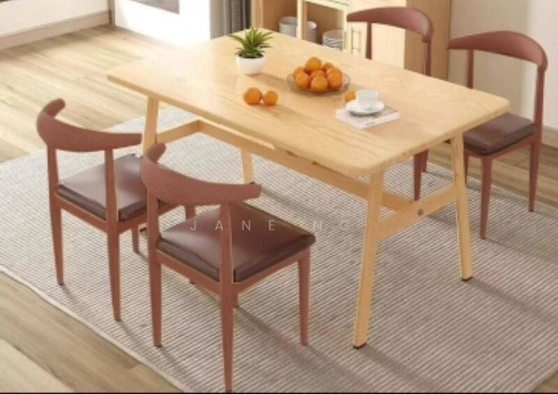 Dining table set