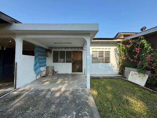 1-storey Terraced House for Sale in Parit Raja (Johor) - Qiu Rong