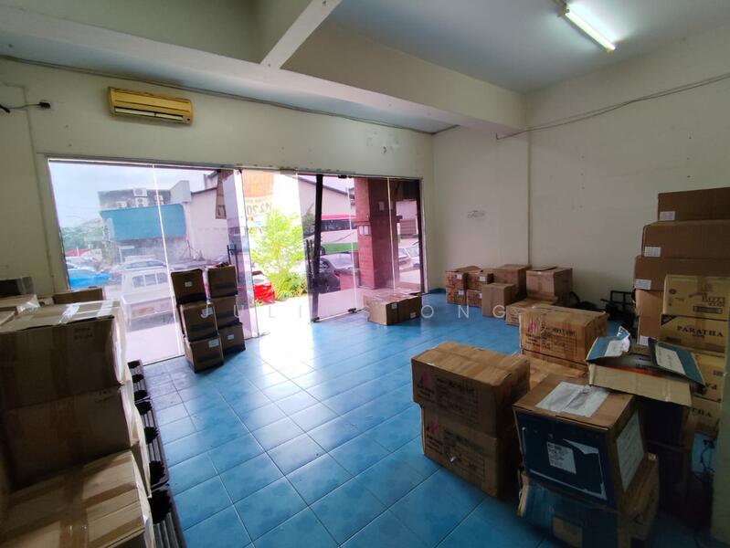Kedai untuk Dijual di Seri Kembangan (Selangor) - Julius Ong - Interior - PropertyGuru.com.my
