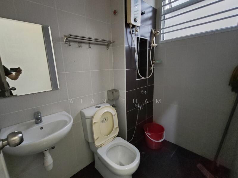 2-storey Terraced House for Rent in Johor Bahru (Johor) - Alan Tham - Bathroom - PropertyGuru.com.my