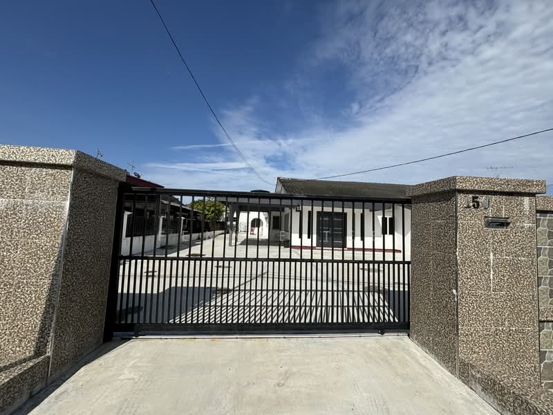 2-storey Terraced House for Rent in Teluk Intan (Perak) - Fennie Tee - Exterior - PropertyGuru.com.my