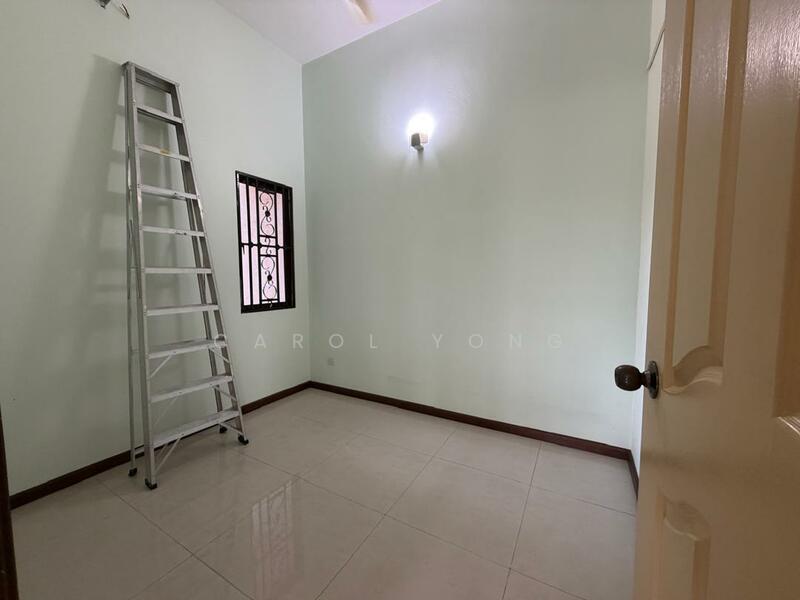 Study Room/ Maid Room