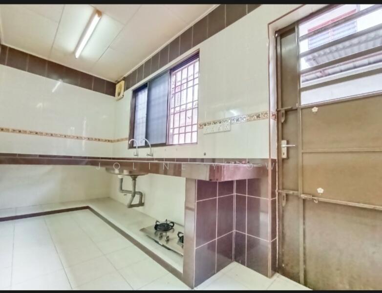 Rumah Teres untuk Dijual di Bandar Lahat Baru (Lahat) - Joline YEOW - Kitchen - PropertyGuru.com.my