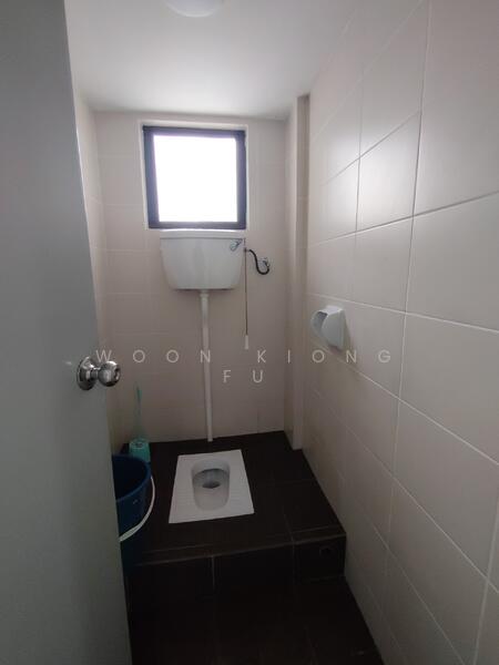 1st Floor Toilet