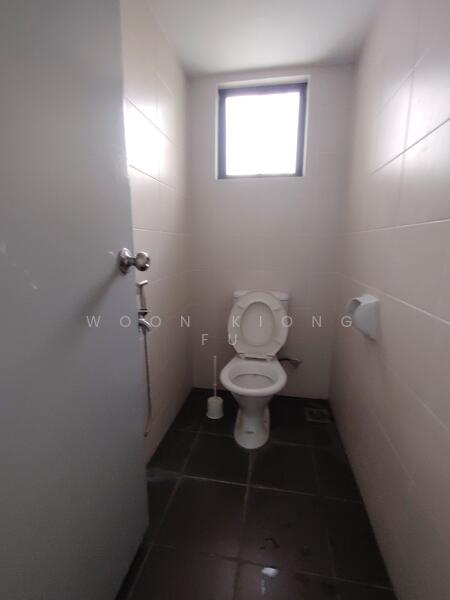 2nd FloorToilet