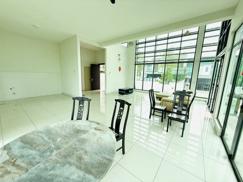 Zero-Lot Bungalow for Sale in Rawang (Selangor) - Kwong Xiao Wei - Living Room - PropertyGuru.com.my
