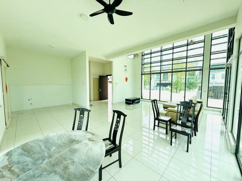 Zero-Lot Bungalow for Sale in Rawang (Selangor) - Kwong Xiao Wei - Living Room - PropertyGuru.com.my
