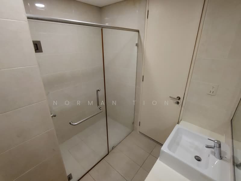 Condominium for Sale at Menara Bintang Goldhill - Norman Tiong - Master Bathroom - PropertyGuru.com.my