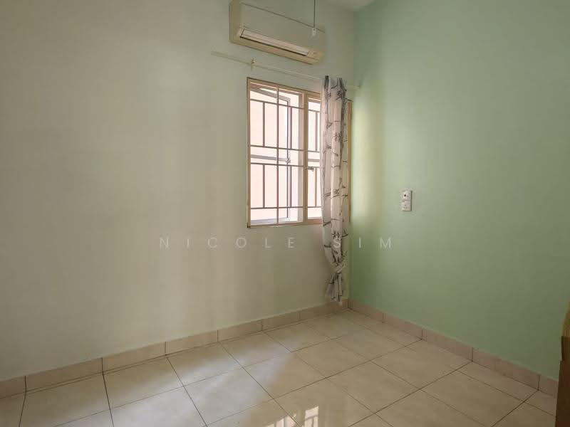 Kondominium untuk Dijual di Endah Puri - Nicole Sim - Bedroom - PropertyGuru.com.my