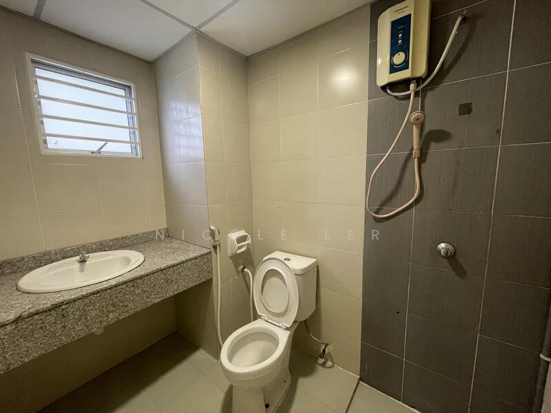 Master bedroom Bathroom