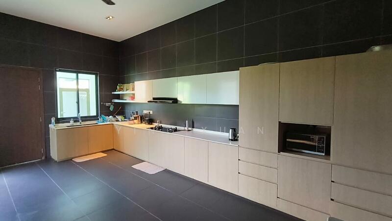Rumah Banglo untuk Dijual di Leisure Farm (Gelang Patah) - Ying Xuan - Kitchen - PropertyGuru.com.my