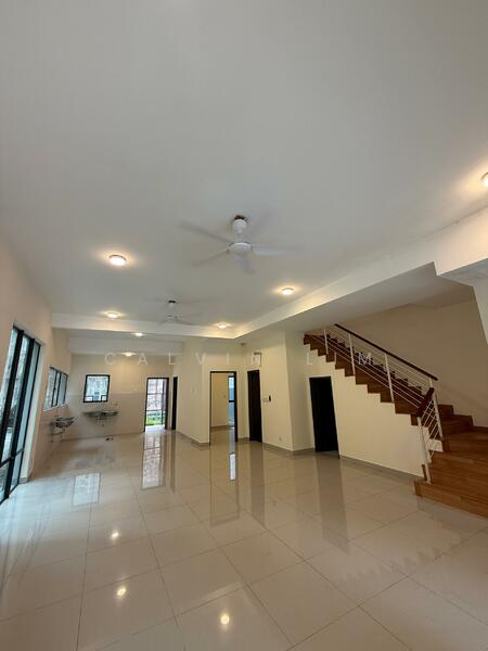 Rumah Teres untuk Dijual di Prima Selayang (Selayang) - Calvin Lim - Living Room - PropertyGuru.com.my