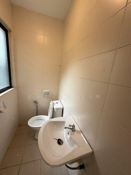 Rumah Teres untuk Dijual di Prima Selayang (Selayang) - Calvin Lim - Bathroom - PropertyGuru.com.my