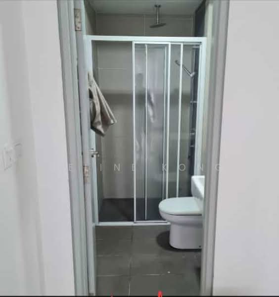 Kediaman Servis untuk Dijual di Glomac Centro Service Apartment - Celine Kong - Bathroom - PropertyGuru.com.my
