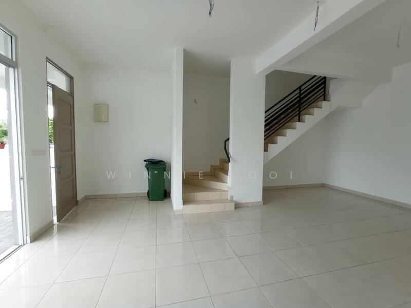 Rumah Teres 2 Tingkat untuk Dijual di Kajang (Selangor) - Winnie Looi - Entrance - PropertyGuru.com.my