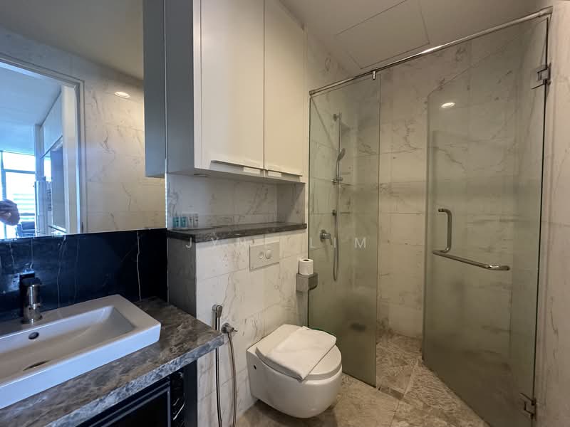 Servis Apartment untuk Dijual di The Face Suites (Platinum Suites) - Jyne Lim - Bathroom - PropertyGuru.com.my