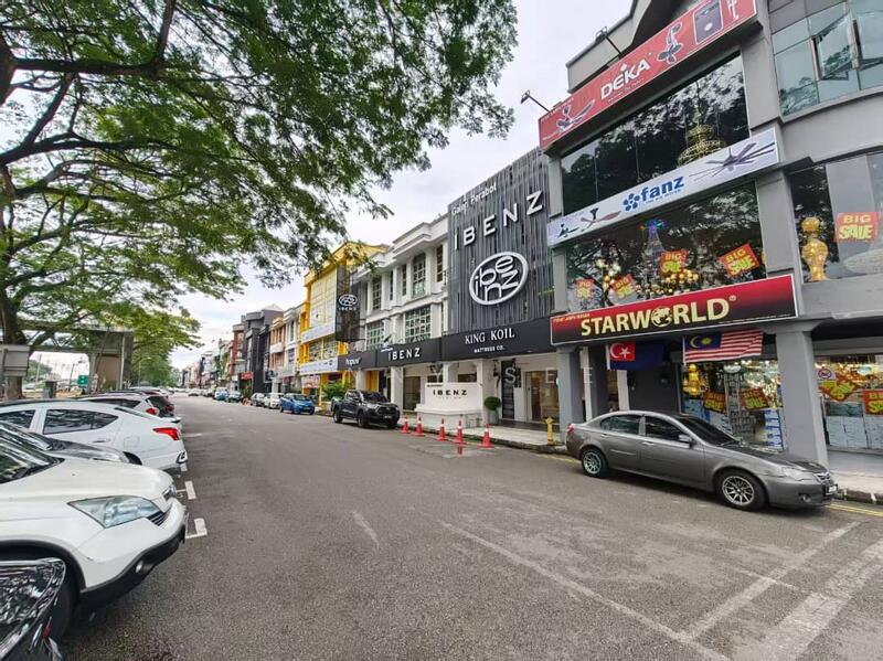 For Sale - Kulai Jalan Seri Putra 3.5 Storey Shop Corner Lot Facing Main Road